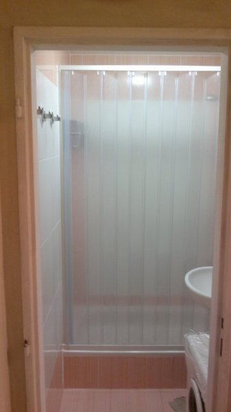 sprchové dveře - zataženo