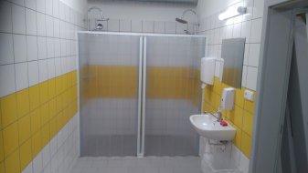 sprchové kouty dvojité (koupelna 1) - zataženo